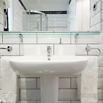 Near Eiffel Tower - Beautiful Flat شقة