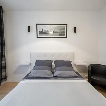 Near Eiffel Tower - Beautiful Flat Apartment
