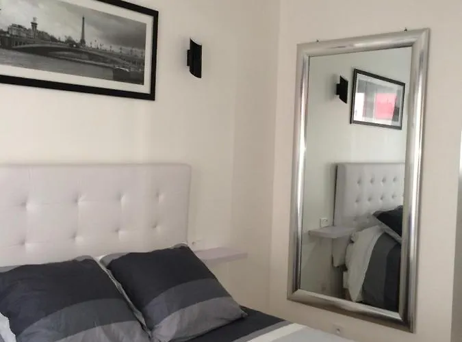 Διαμέρισμα Near Eiffel Tower - Beautiful Flat *